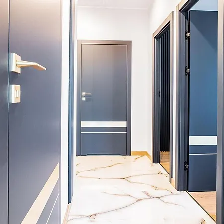 Lawendowe Wzgorze Apartman *